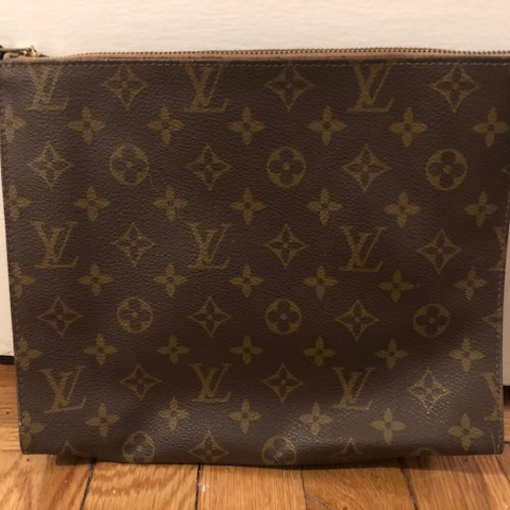 Beautiful Vintage Louis Vuitton Toiletry Bag